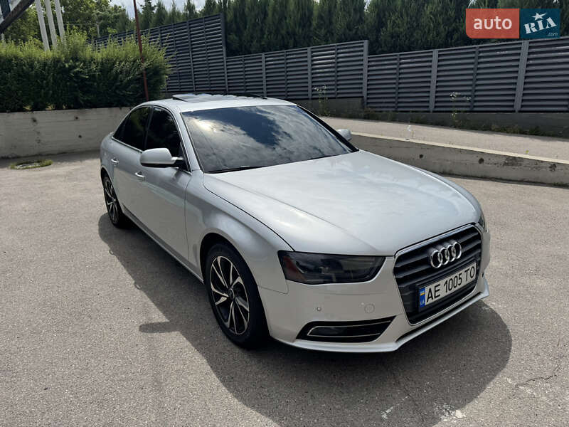 Седан Audi A4 2012 в Дніпрі