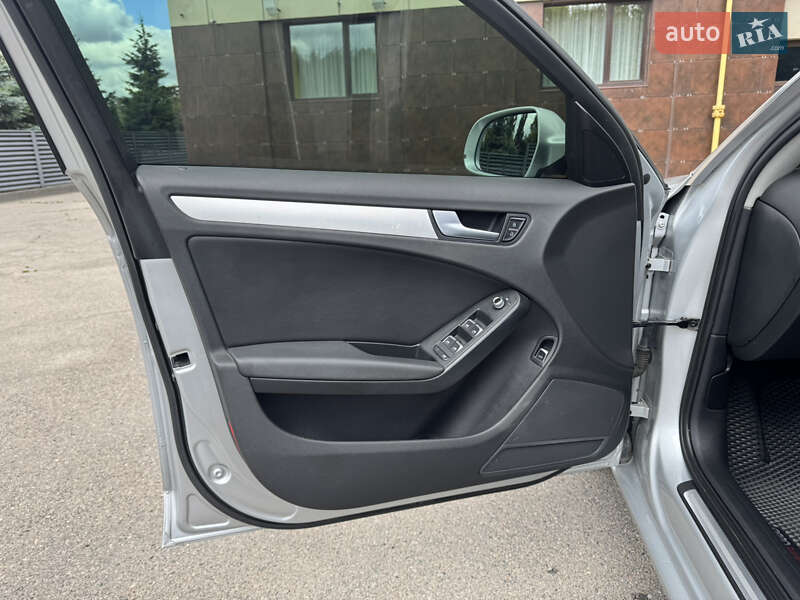 Седан Audi A4 2012 в Дніпрі