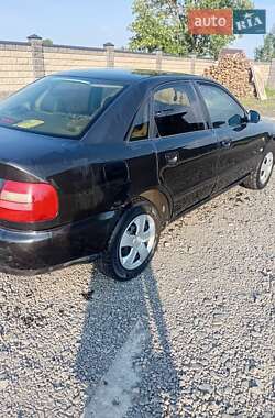 Седан Audi A4 1997 в 