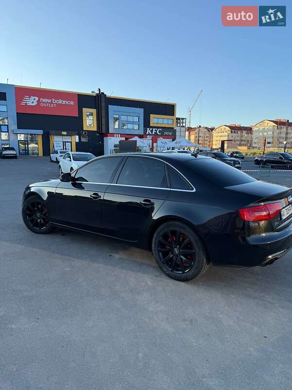 Седан Audi A4 2013 в Софиевской Борщаговке