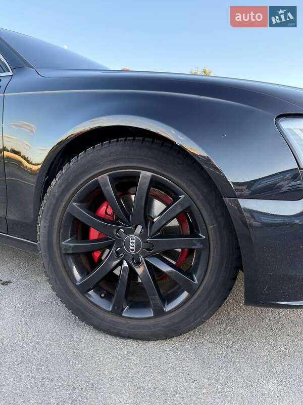 Седан Audi A4 2013 в Софиевской Борщаговке
