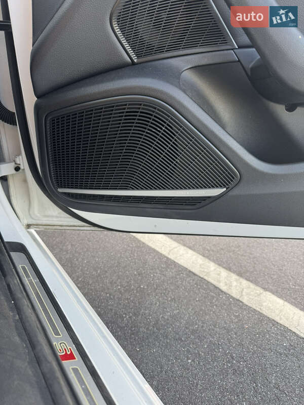Седан Audi A4 2016 в Виннице