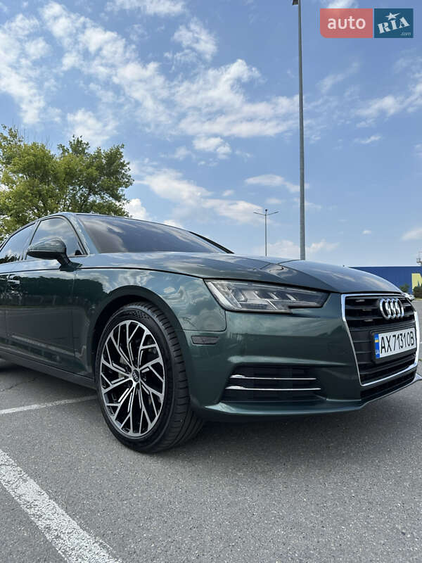 Седан Audi A4 2016 в Днепре