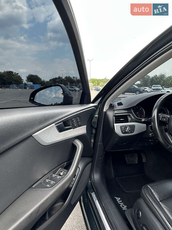 Седан Audi A4 2016 в Днепре