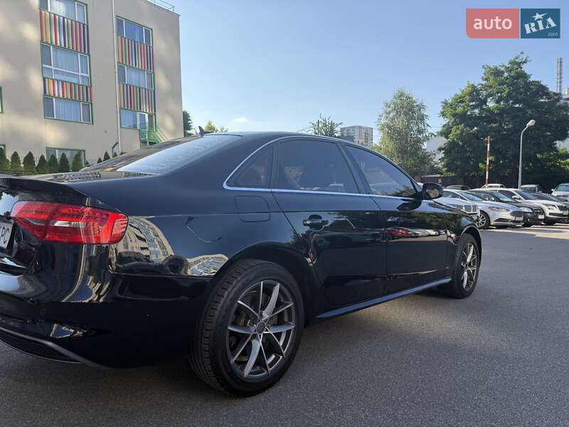 Седан Audi A4 2014 в Киеве