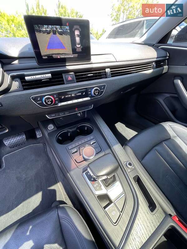 Седан Audi A4 2019 в Львове