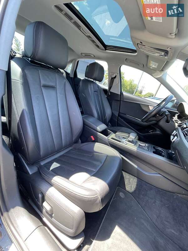Седан Audi A4 2019 в Львове