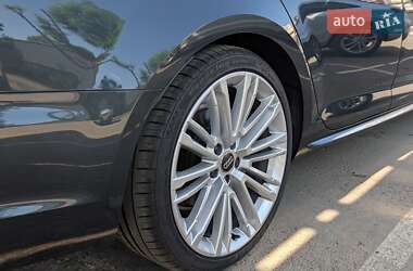 Седан Audi A4 2018 в 