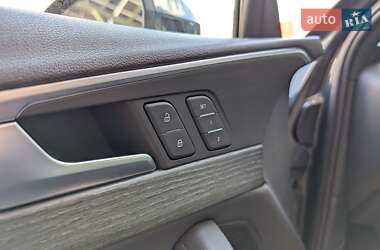 Седан Audi A4 2018 в 