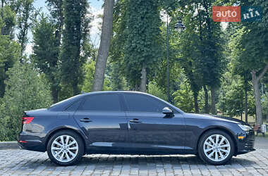 Седан Audi A4 2016 в 