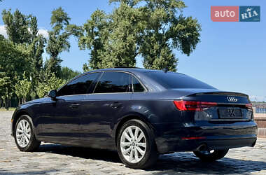 Седан Audi A4 2016 в 