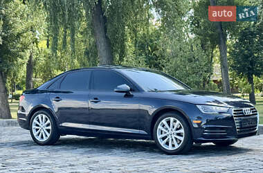 Седан Audi A4 2016 в 