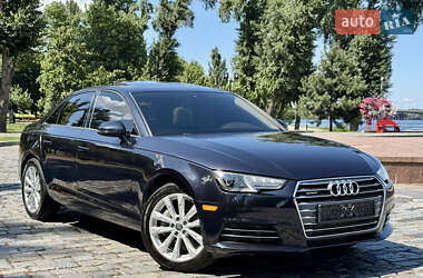 Седан Audi A4 2016 в 