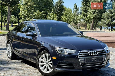 Седан Audi A4 2016 в 