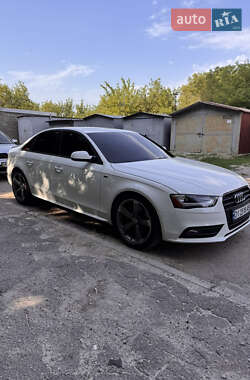 Седан Audi A4 2013 в 