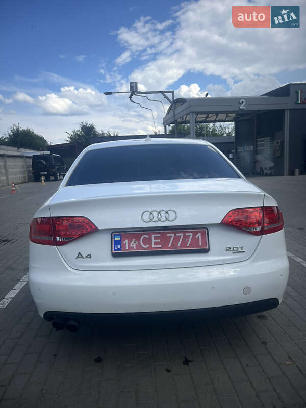Седан Audi A4 2011 в Стрию