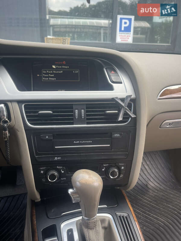 Седан Audi A4 2011 в Стрию