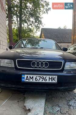 Седан Audi A4 1995 в Києві