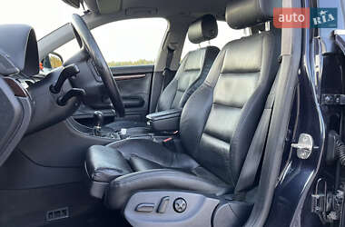 Седан Audi A4 2001 в 
