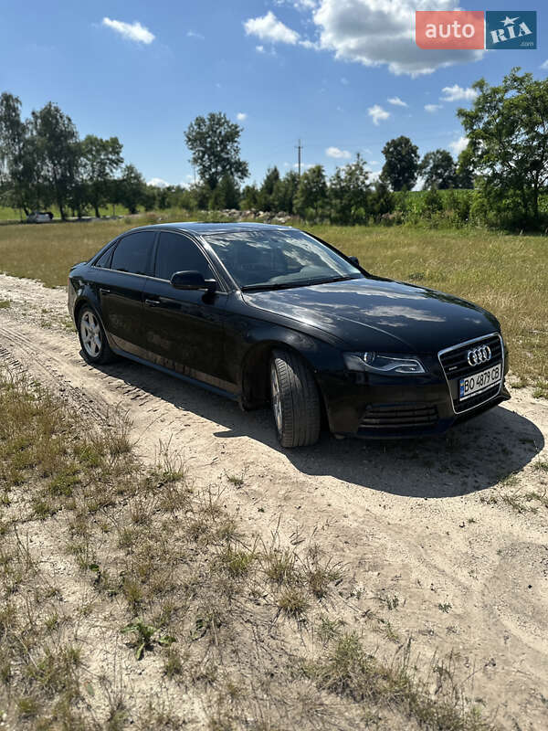 Седан Audi A4 2011 в Кременці
