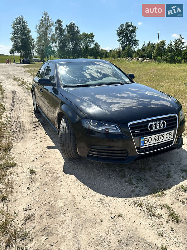 Седан Audi A4 2011 в Кременці