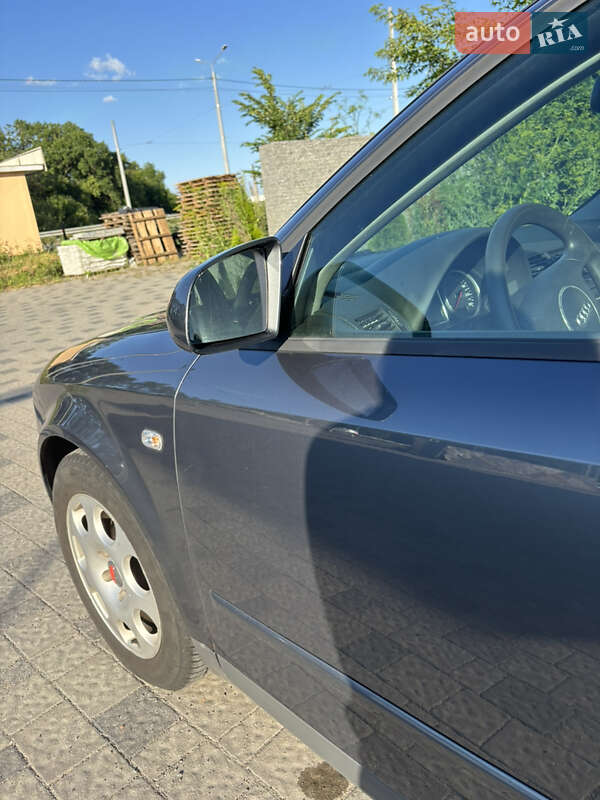 Седан Audi A4 2003 в Ровно