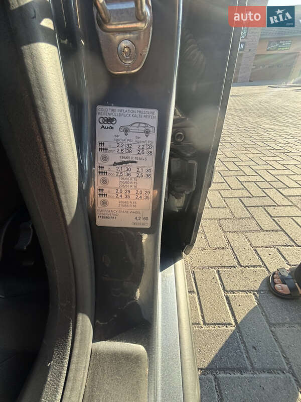 Седан Audi A4 2003 в Ровно