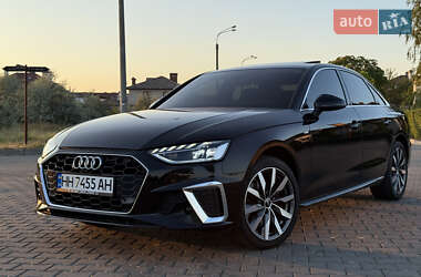 Седан Audi A4 2022 в 