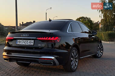 Седан Audi A4 2022 в 