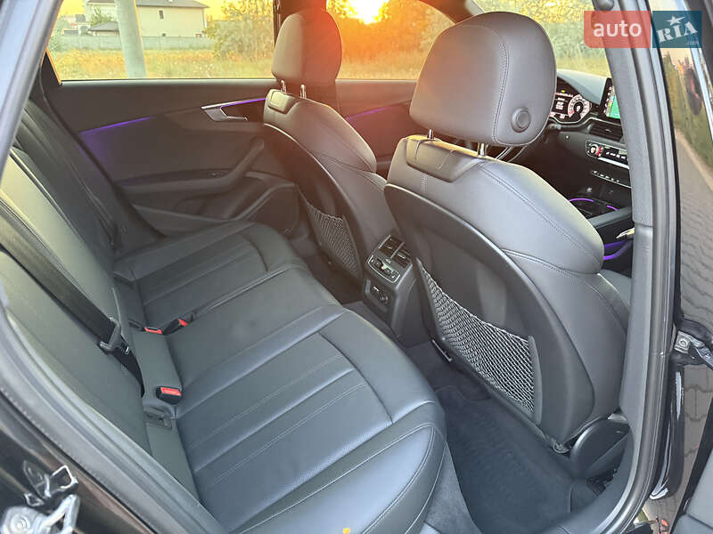 Седан Audi A4 2022 в Одесі
