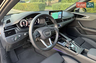 Седан Audi A4 2022 в 