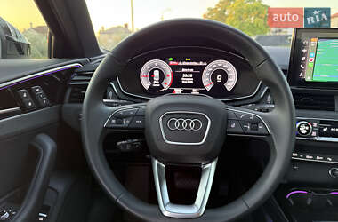Седан Audi A4 2022 в 