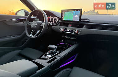 Седан Audi A4 2022 в 
