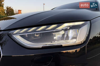 Седан Audi A4 2022 в 