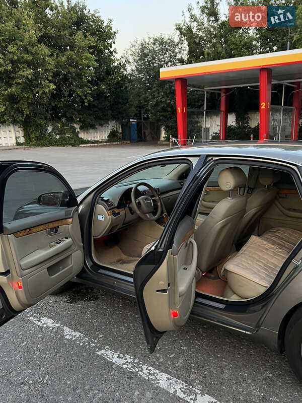 Седан Audi A4 2005 в Киеве