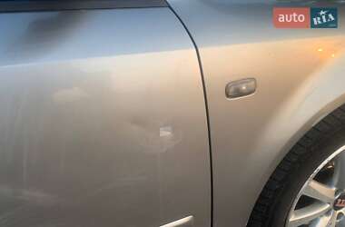 Седан Audi A4 2001 в 