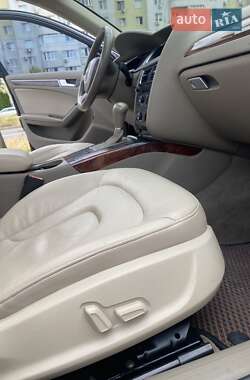 Седан Audi A4 2012 в 