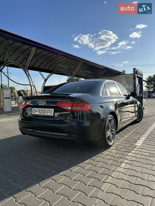 Седан Audi A4 2012 в Одесі