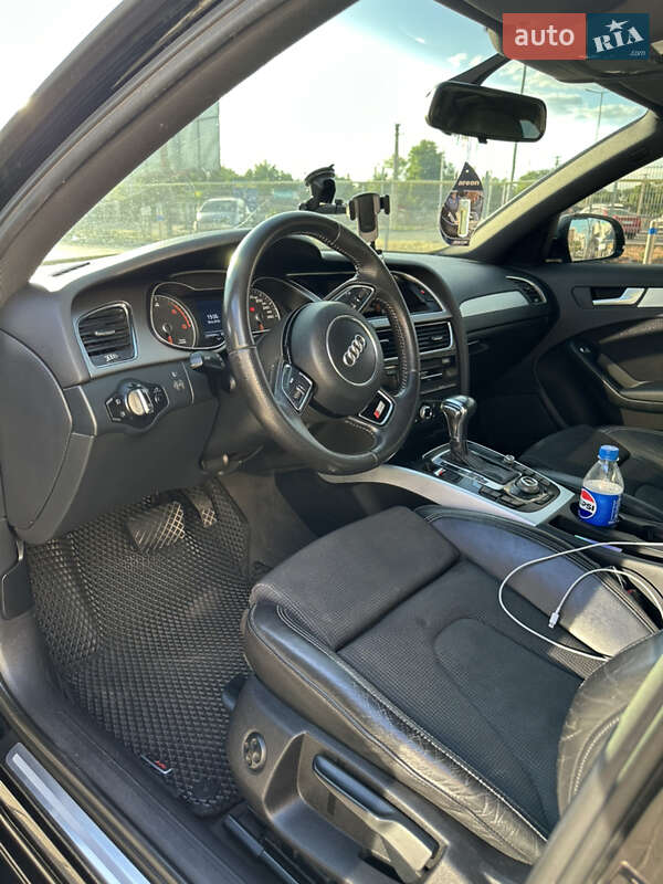 Седан Audi A4 2012 в Одесі