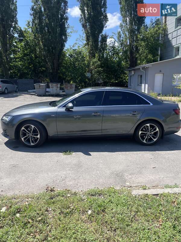 Седан Audi A4 2017 в Харкові