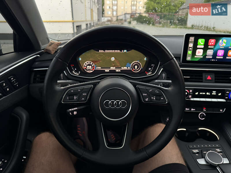 Седан Audi A4 2016 в Мукачево