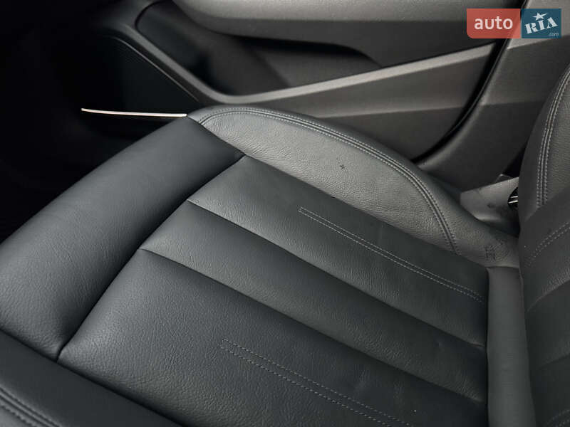 Седан Audi A4 2016 в Мукачево