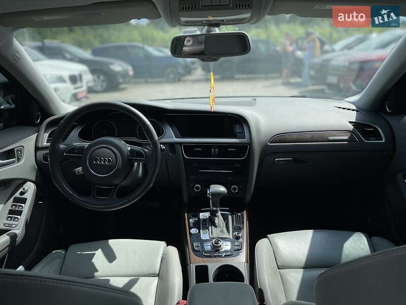 Седан Audi A4 2013 в Львове