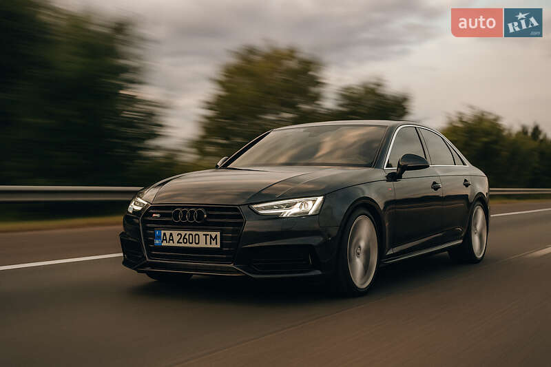 Седан Audi A4 2016 в Киеве