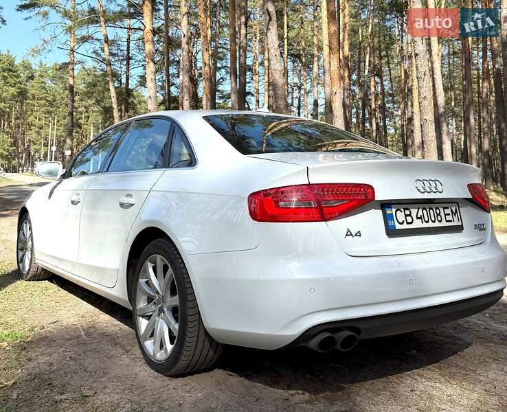 Седан Audi A4 2012 в Чернигове