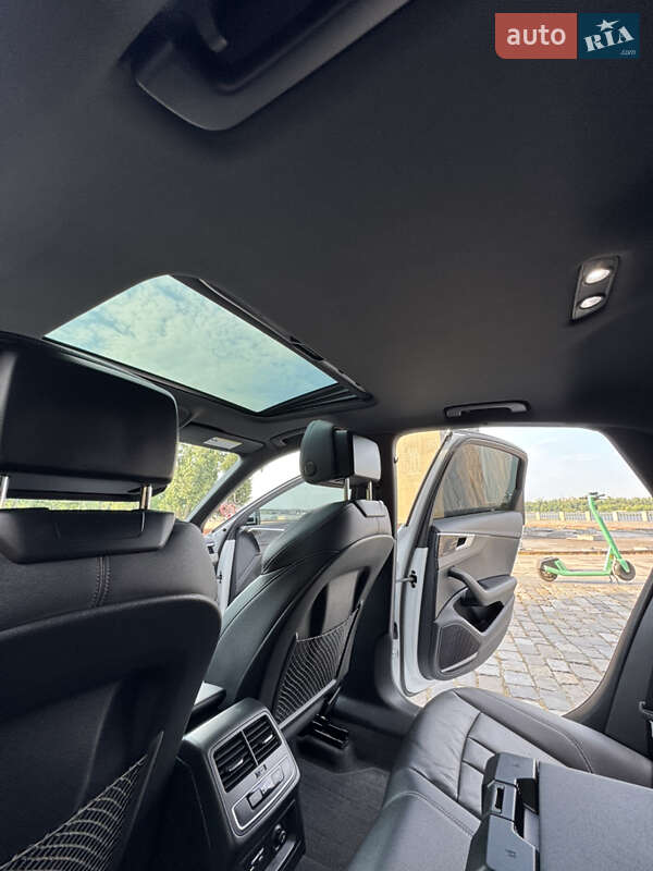 Седан Audi A4 2022 в Киеве