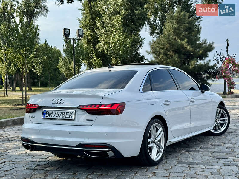 Седан Audi A4 2022 в Киеве