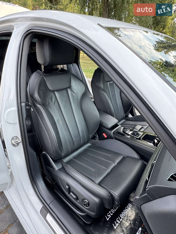 Седан Audi A4 2022 в Киеве
