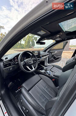 Седан Audi A4 2022 в 