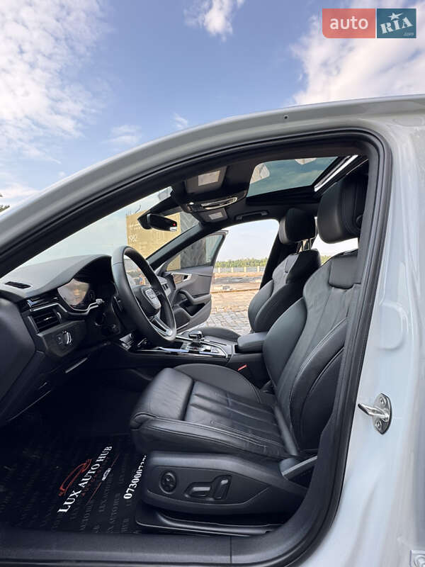 Седан Audi A4 2022 в Киеве